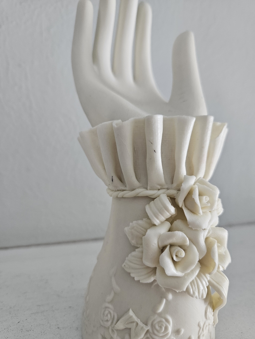 Vintage Bisque Porcelain Victorian Hand Statue/Figurine With Roses - Picture 7 of 7